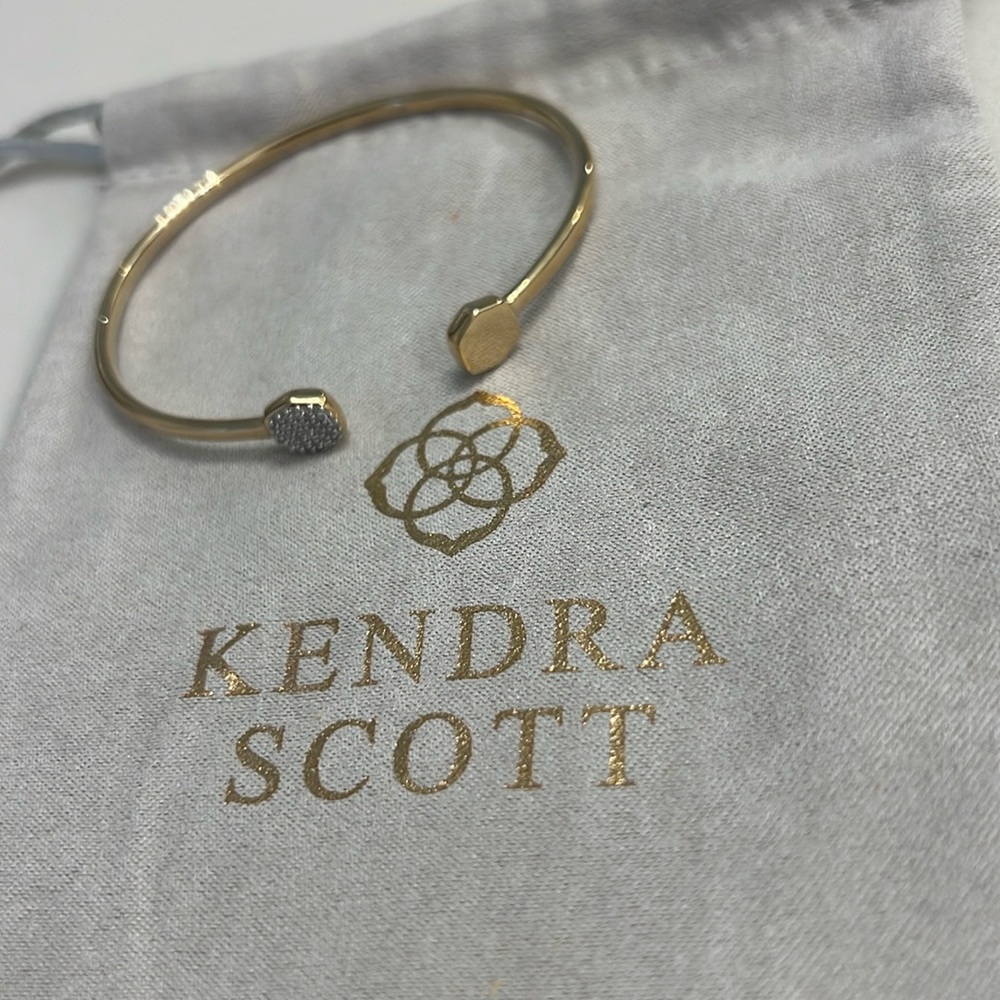 Kendra Scott bracelet